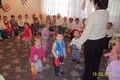 Наші самі маленькі артисти,Українські танцюристи,показали гостям веселий таночок з платочками.